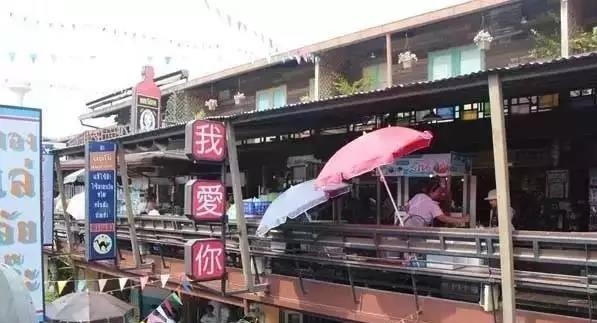 小镇.jpg