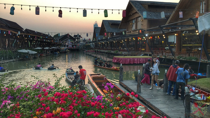 杜拉拉水上市场.jpg
