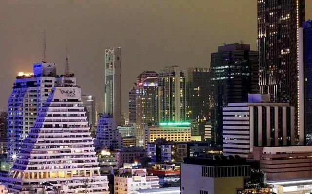 席隆路(Silom Road).jpg