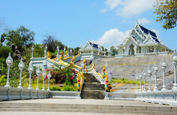 克拉瓦兰佛寺.jpg