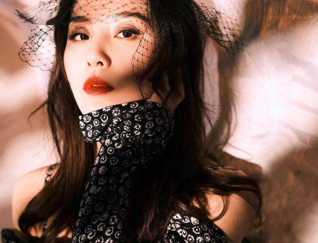 氛围感美女2.jpg