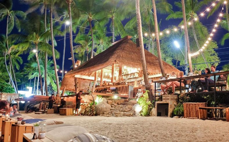 2、Coco Tam's海滩酒吧.png