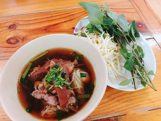 J DIN 泰式牛肉河.jpg