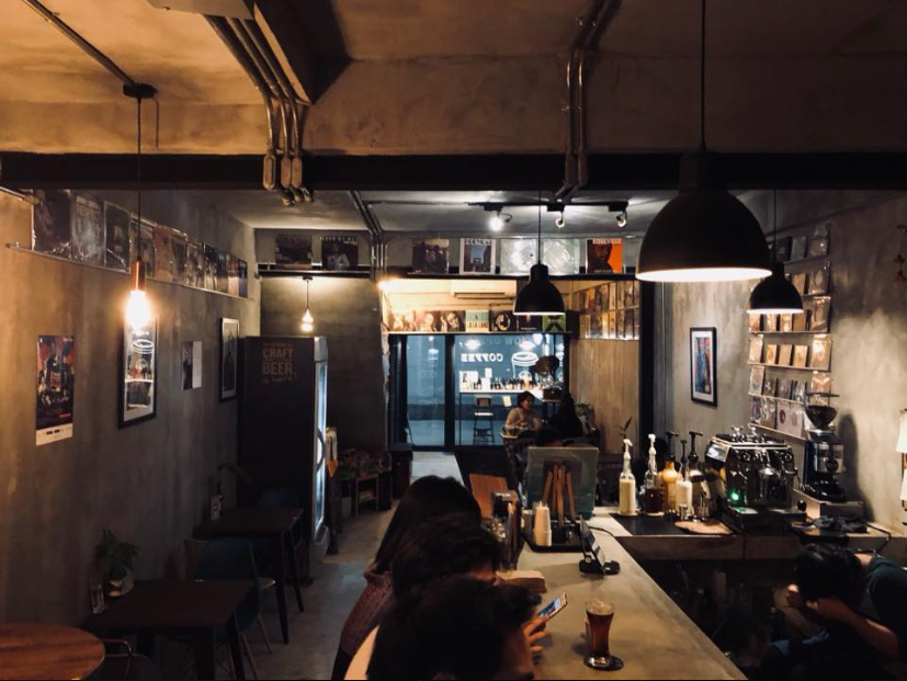 7.Elsewhere- Vinyl Cafe & Bar 黑胶、咖啡和九霄.png