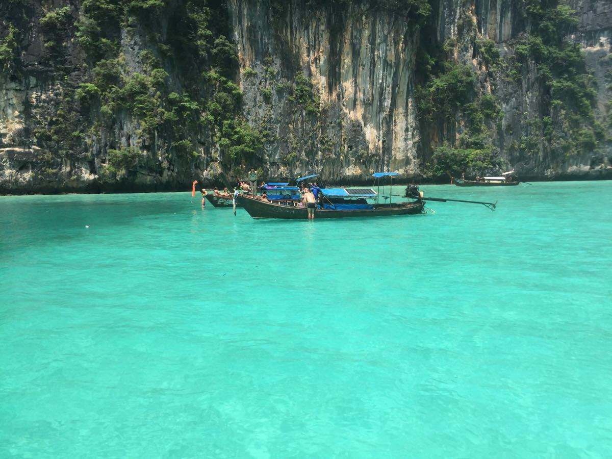 最热闹海滩：奥南海滩.jpg