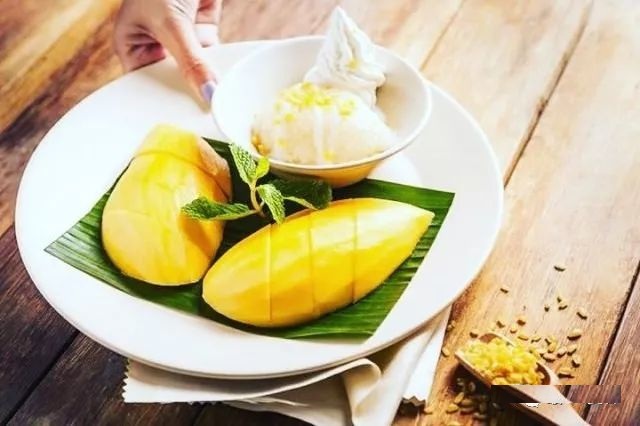 芒果糯米饭 Khao Nieow Ma Muang.jpg