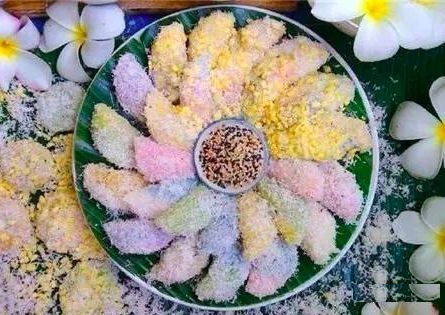 椰丝豆仁软糕 Khanom Tua Paeb.jpg