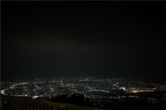 素贴山上俯瞰清迈美景.jpg